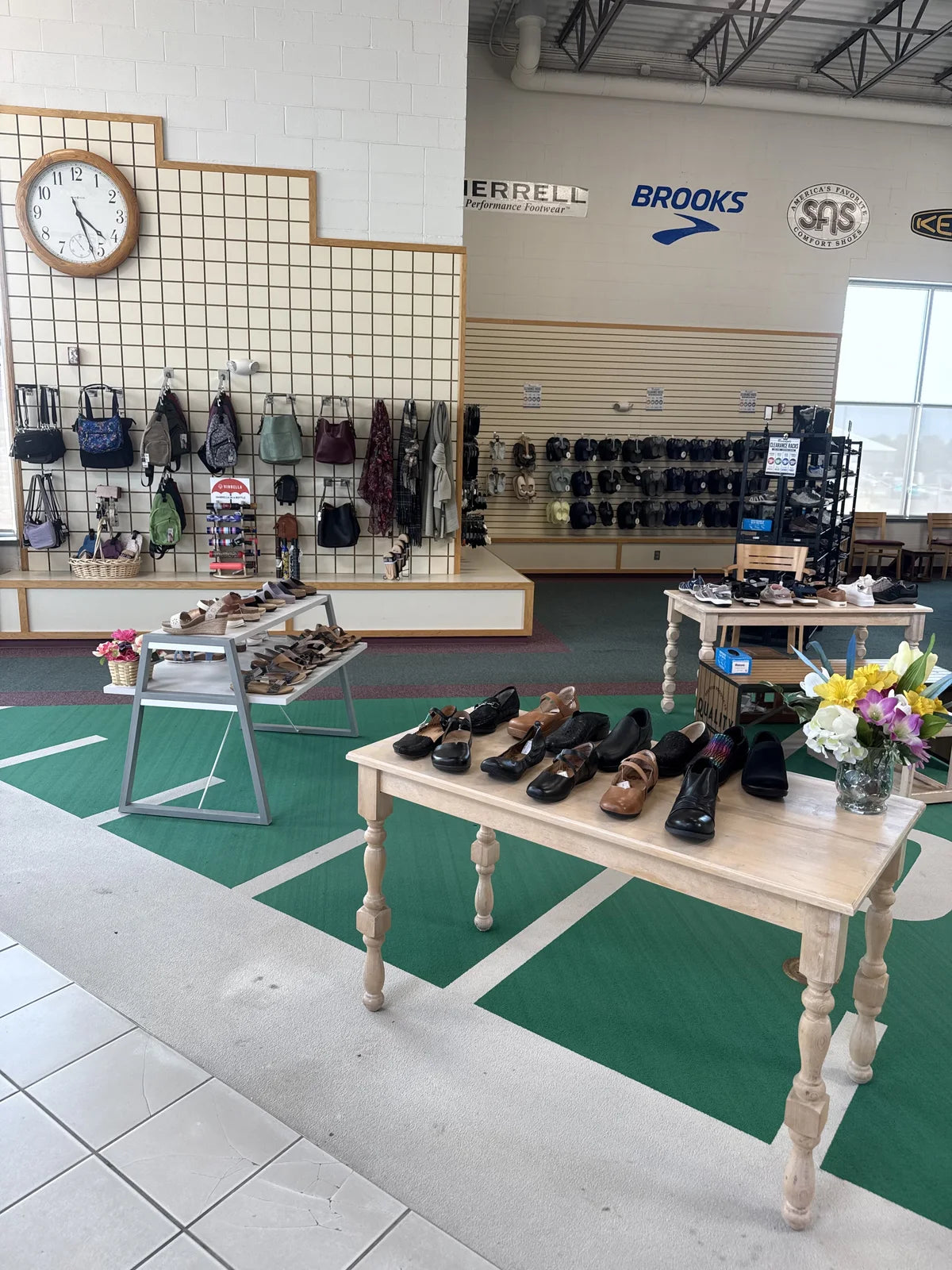 Inside Rudolph's Shoe Mart Sioux City — photo 2