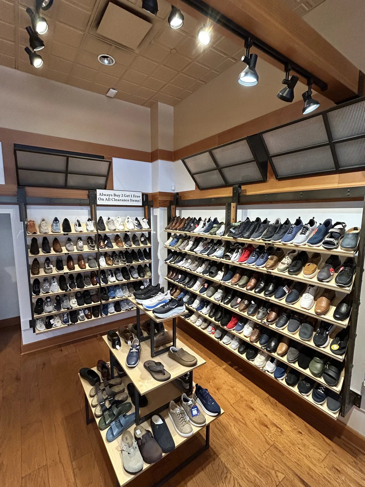 Inside The Extra Pair Center Valley &mdash; photo 4